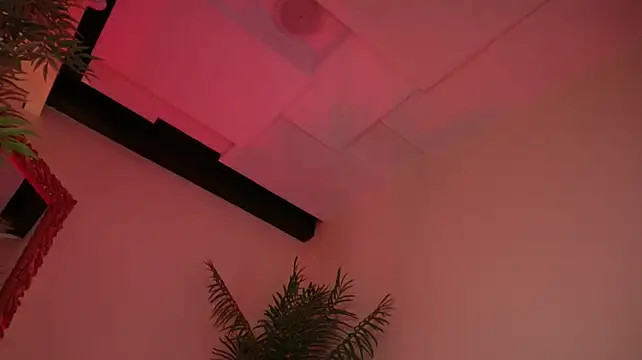 Tessa_ruxh stripchat live cam model