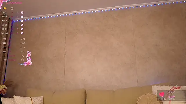 OliviasWay stripchat live cam model