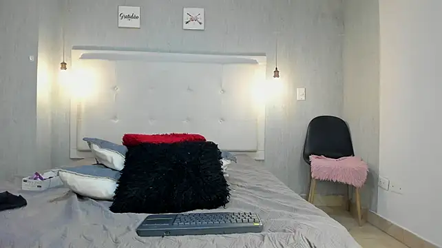 Suxan_fox stripchat live cam model