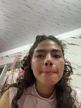 ariferrero stripchat live cam model