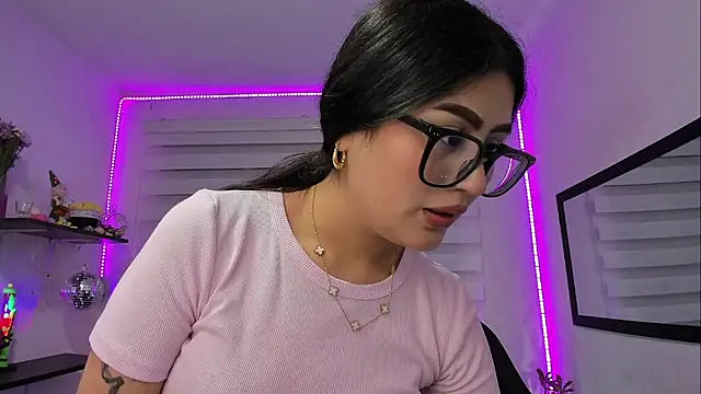 Isa_Bonny_ stripchat live cam model