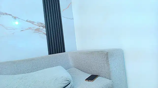 MegganQueen stripchat live cam model