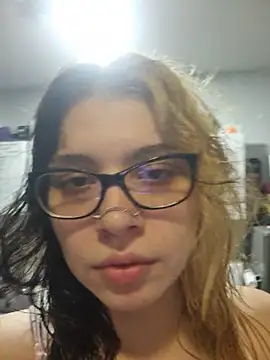 whatevaandissues stripchat live cam model