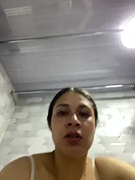 emmilyRoss stripchat live cam model