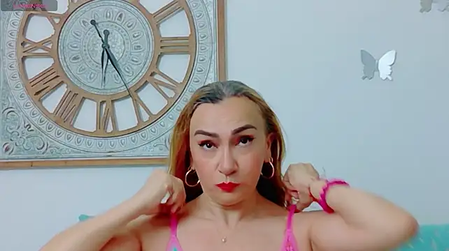 Kristalcyrus stripchat live cam model