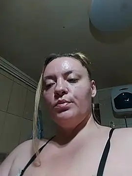 Naughtystepmommy stripchat live cam model