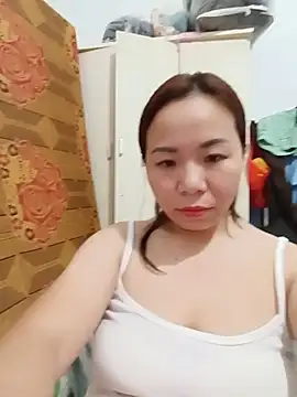Xia-feng stripchat live cam model