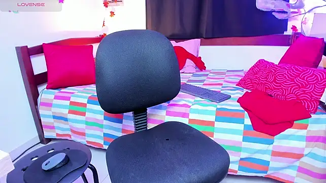 Juless_x stripchat live cam model