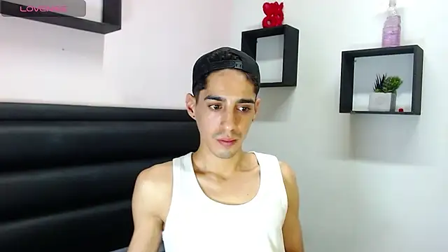 noah_velmont stripchat live cam model