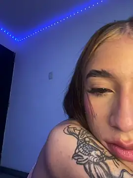 i_alahia stripchat live cam model