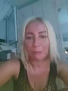 visnjica stripchat live cam model