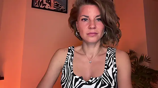 Norielii stripchat live cam model