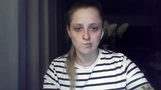 LeaWetGirl stripchat live cam model