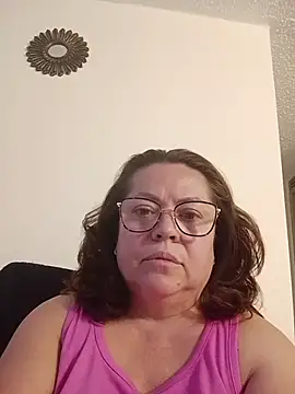 Emperatrizlady stripchat live cam model