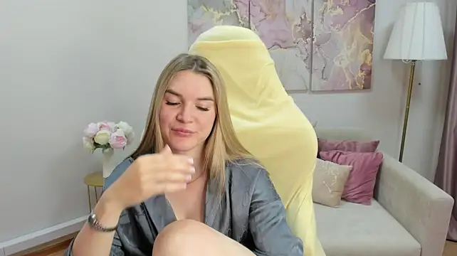 RoxyReignn stripchat live cam model
