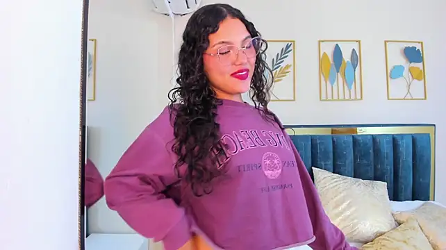 Daliluu stripchat live cam model