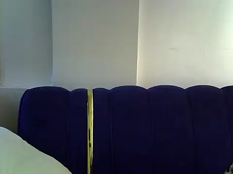 PrettyNoirr stripchat live cam model