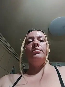 Naughtystepmommy stripchat live cam model