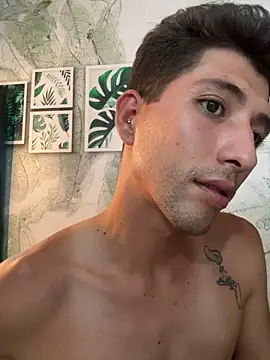 Valentiino69 stripchat live cam model