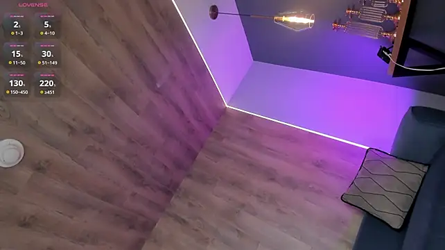 NiaHolland stripchat live cam model