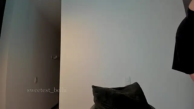sweetest_bella stripchat live cam model