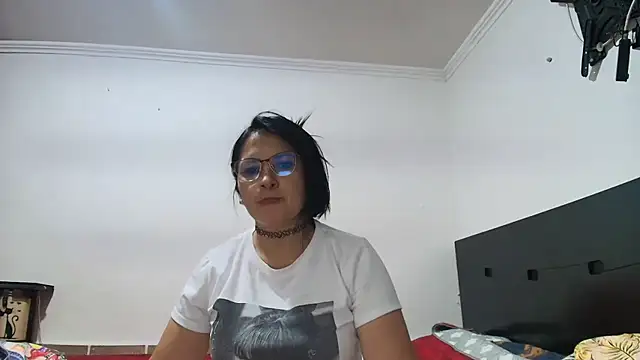 princehermosa44 stripchat live cam model