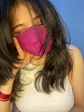 Pari8822 stripchat live cam model