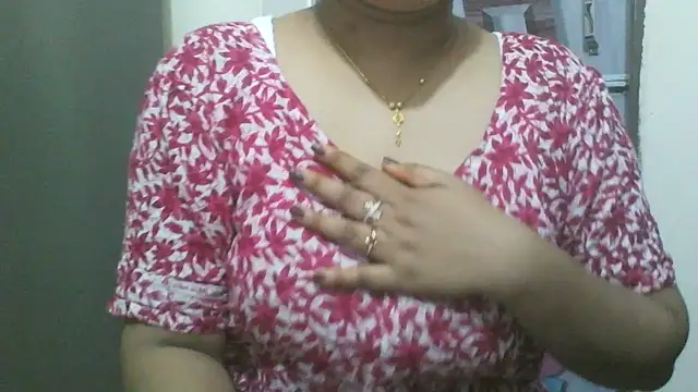 sonia2222 stripchat live cam model