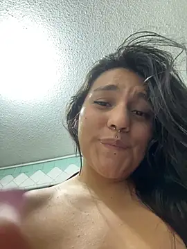Emily_Gomezz stripchat live cam model