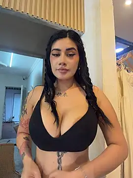 clarachanelricek stripchat live cam model