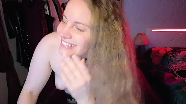 Miss_luxiole stripchat live cam model