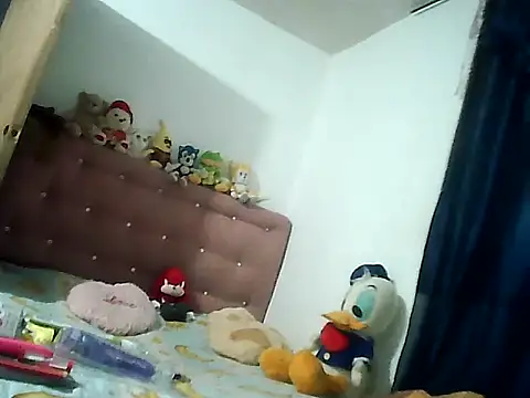 Chiquilove27 stripchat live cam model