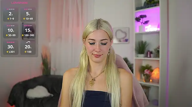 EmilySwann_ stripchat live cam model