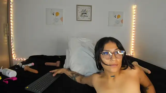 Cheells stripchat live cam model