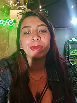 kari-h stripchat live cam model