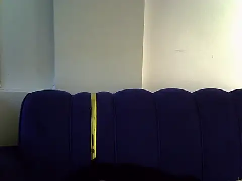 PrettyNoirr stripchat live cam model