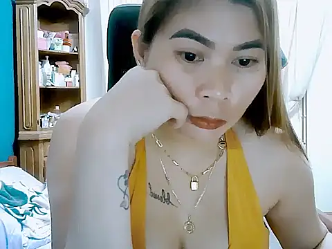 Miyamor05 stripchat live cam model