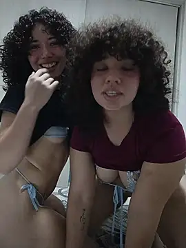 Cutecurly stripchat live cam model