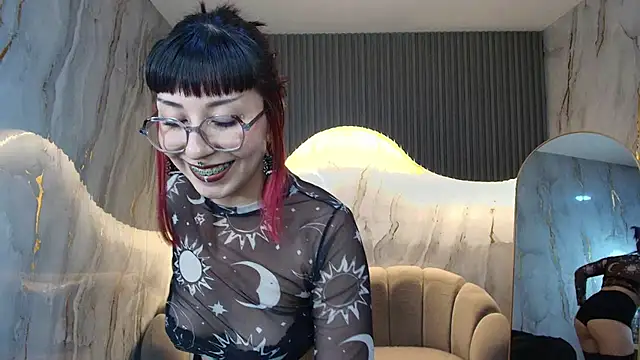 Ravenn_r stripchat live cam model