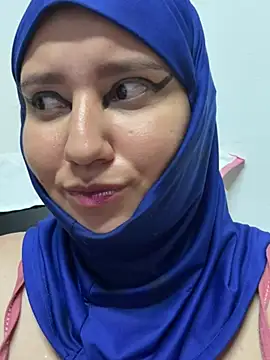 Nahannaahia stripchat live cam model