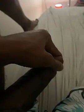 32Mate9 stripchat live cam model