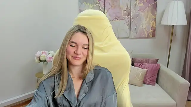 RoxyReignn stripchat live cam model