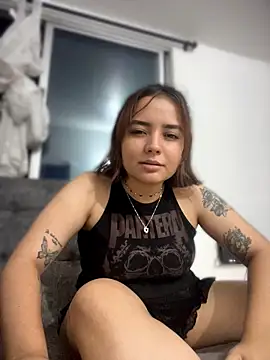 Ema_kraus stripchat live cam model