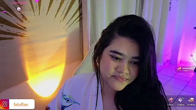 feluriana stripchat live cam model