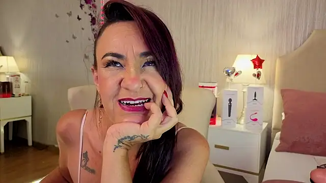 ScarleetJonson stripchat live cam model