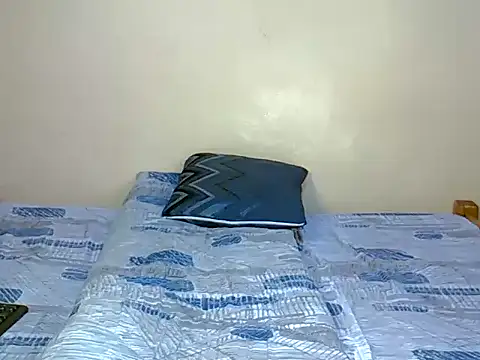 Aurora_starrr stripchat live cam model
