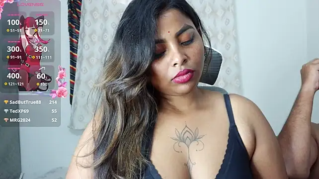 OpposedLoom stripchat live cam model