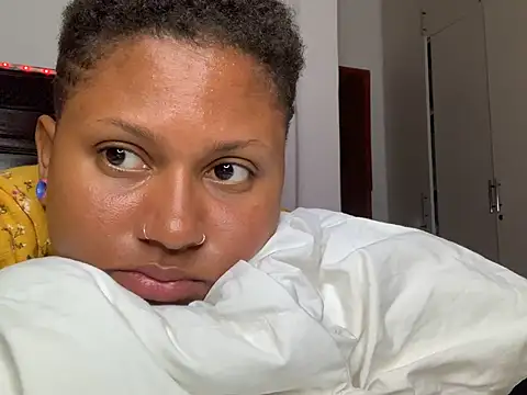madelltheebony stripchat live cam model
