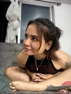 Ema_kraus stripchat live cam model