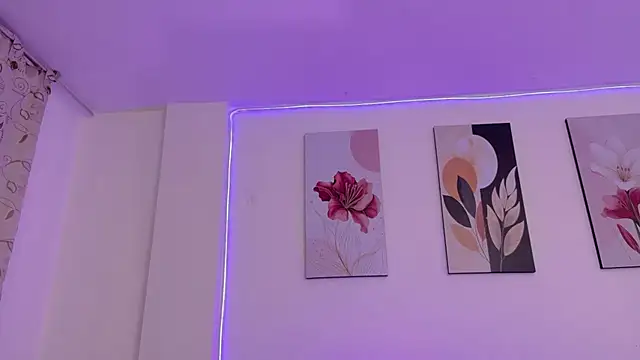 Lily-coopers stripchat live cam model